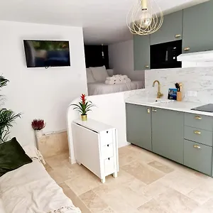 Au Bas Des Cretes En Bas De A Proche De La Et De Marseille Appartement